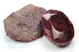 Le rubis, la pierre symbole de vitalité et jeunesse Le rubis, la pierre symbole de vitalité et jeunesse